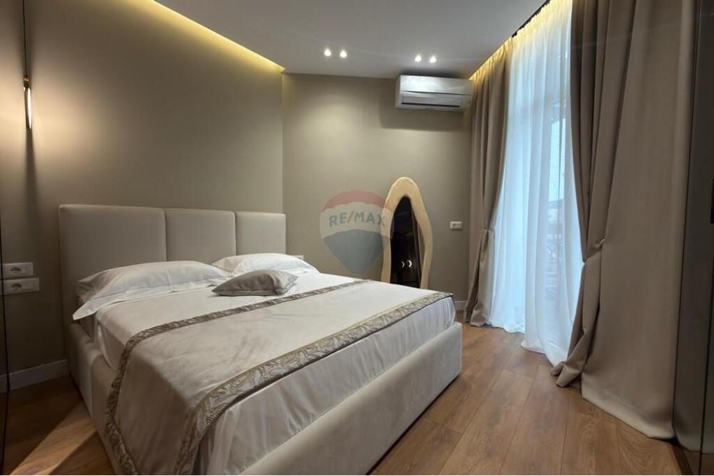 Super Studio Apartment in the Center Skënderbej Square!