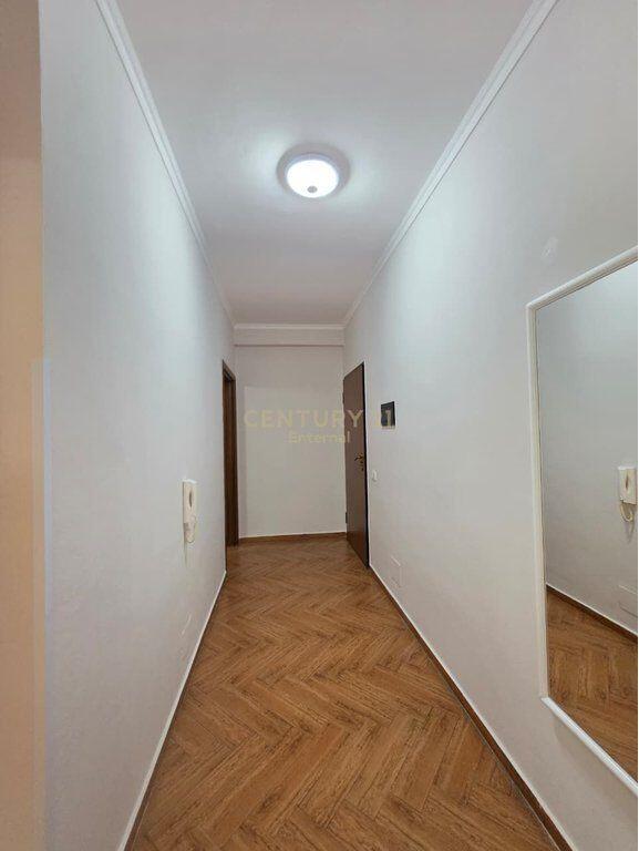 Jepet me qera 1+ 1  450 eur ne Astir