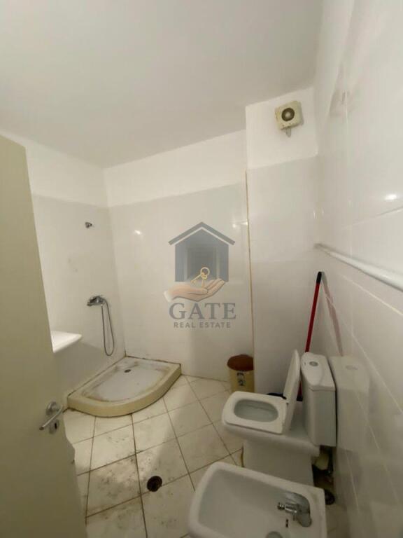 Apartament 1+1 me qira – Zona Stacioni i Trenit.