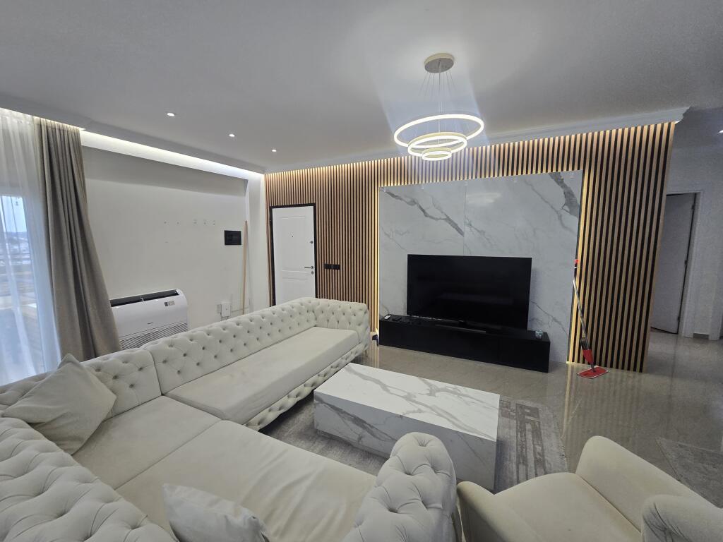 APARTAMENT 2+1+2+ POST PARKIMI | ME QIRA | LIQENI I FARKËS