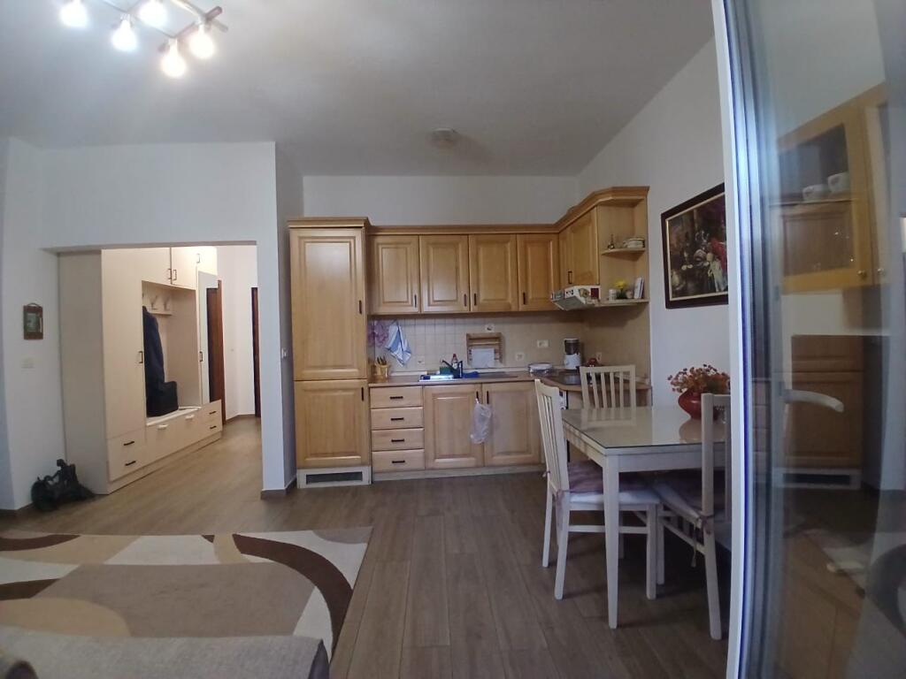 Jepet Me Qera Apartament 2+1+1 Ballkon