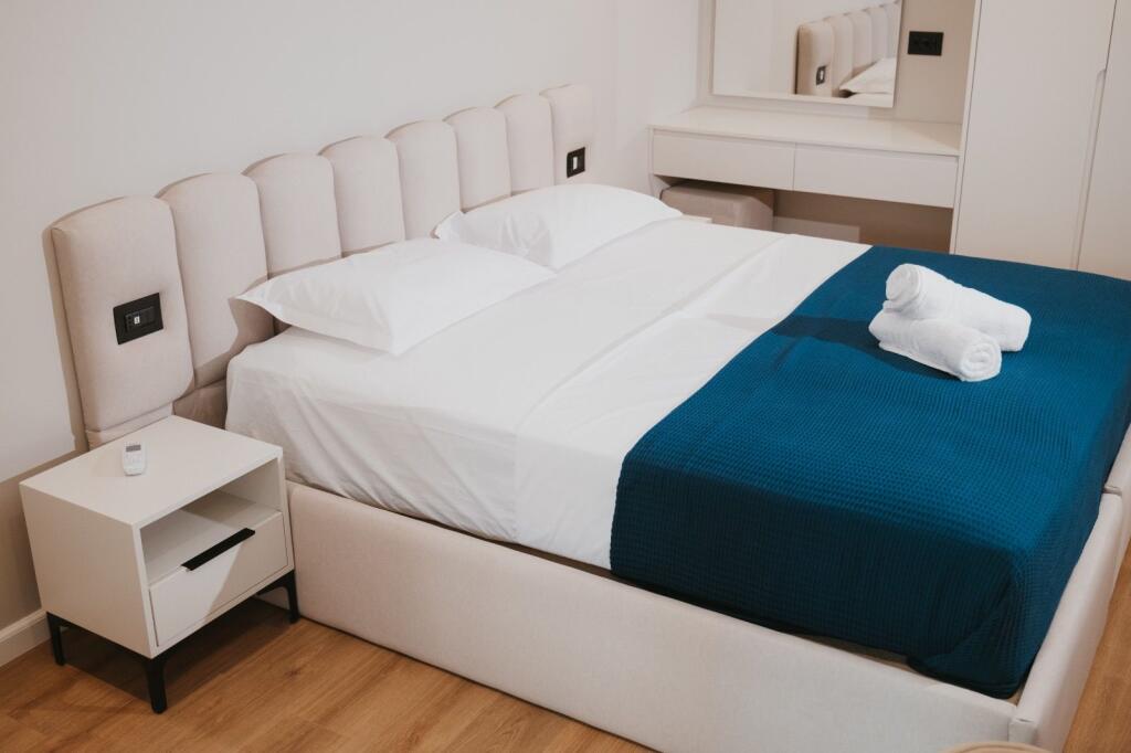 Due monolocali in affitto a Myslym Shyri