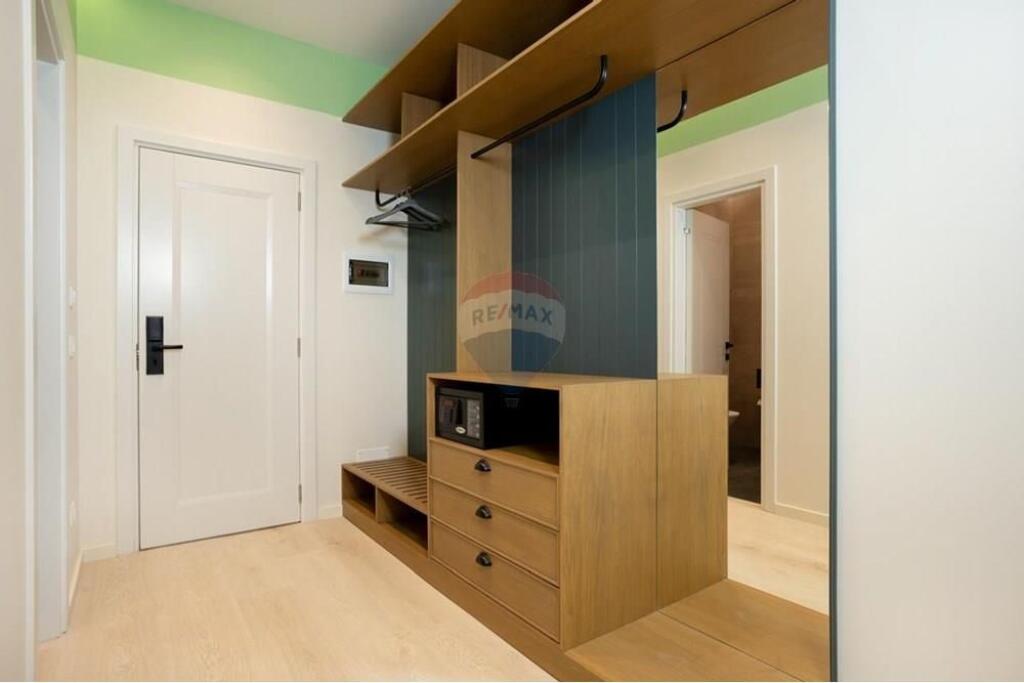 10 Gazonjere ne shitje ne Santorini