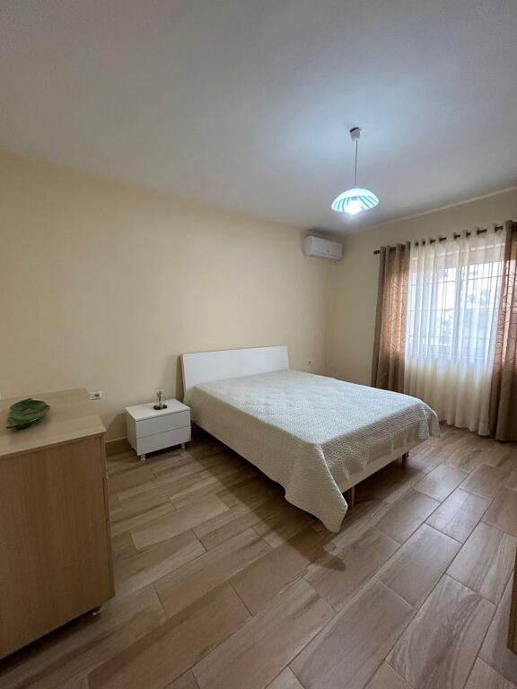 2+1,i mobiluar vasil shanto,cmimi 650 euro