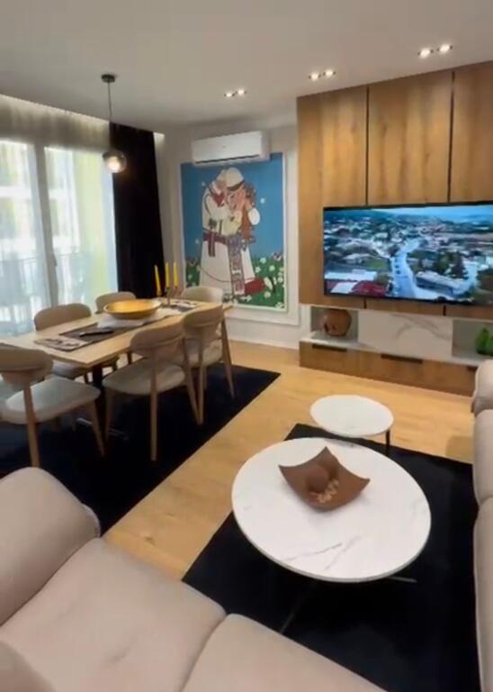 Jepet me qera 2+1+2 Univers City