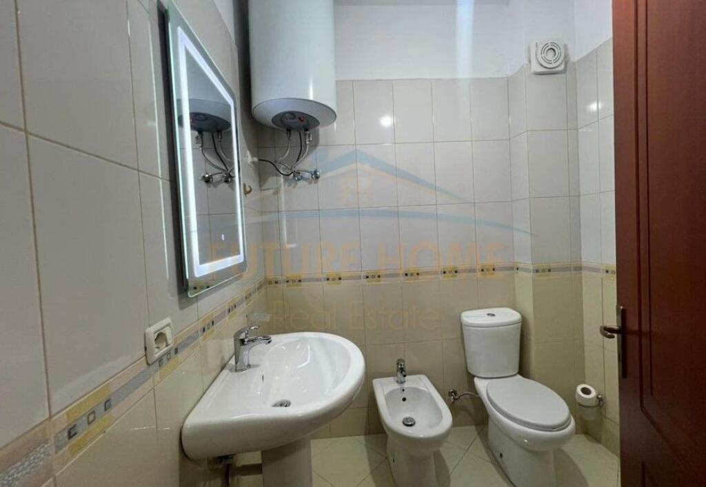 Jepet me Qera Apartament 2+1+2 , Fresku