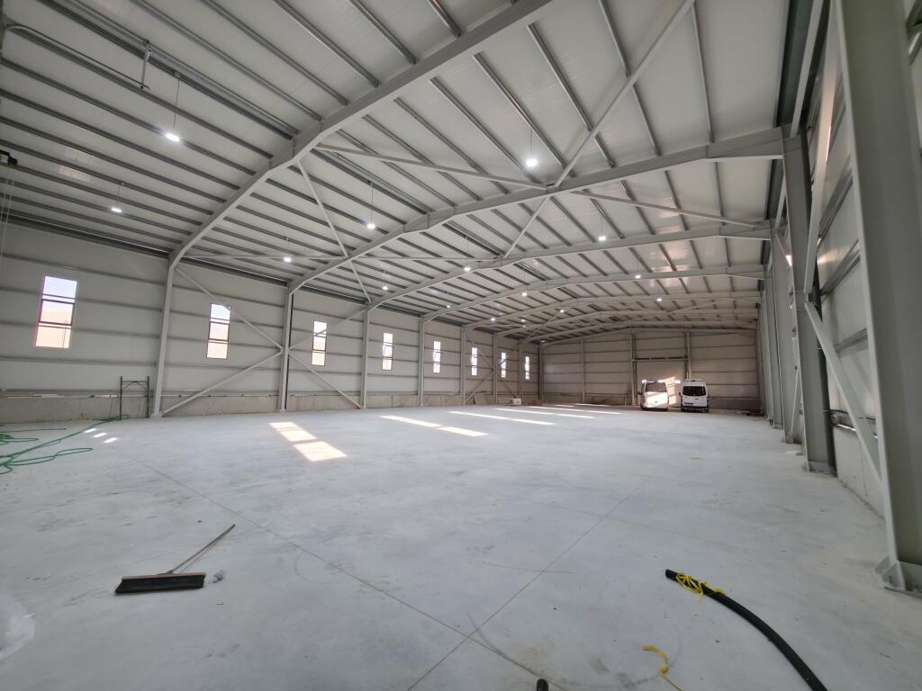 𝐆𝐈𝐕𝐄𝐍 𝐅𝐎𝐑 𝐑𝐄𝐍𝐓 𝐍𝐄𝐖 𝐖𝐀𝐑𝐄𝐇𝐎𝐔𝐒𝐄 – 𝐋𝐀𝐊𝐍𝐀𝐒, 𝐍𝐄𝐖 𝐒𝐓𝐑𝐄𝐄𝐓