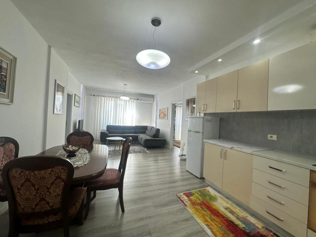 Apartament 2+1+2( poste parkimi) Astir!