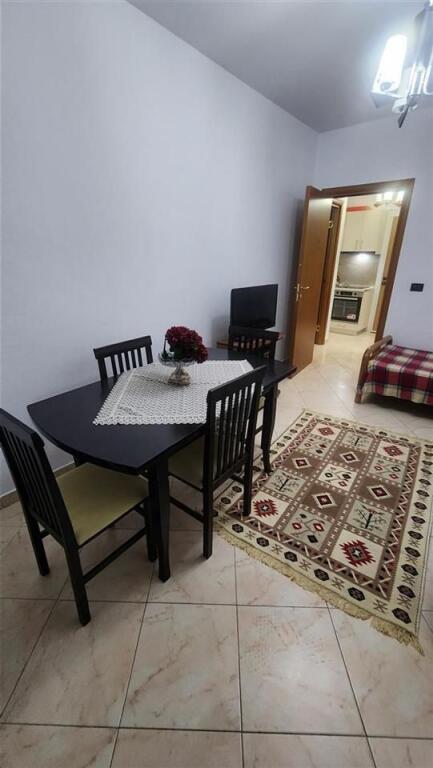 📍 Jepet me qira Apartament 1+1 – Qendra e Tiranës!