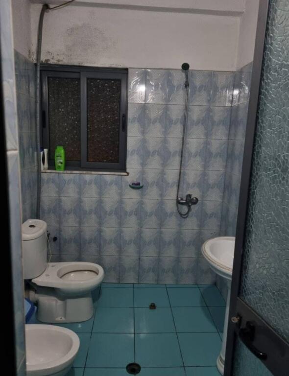 Shtepi private me qira1+1