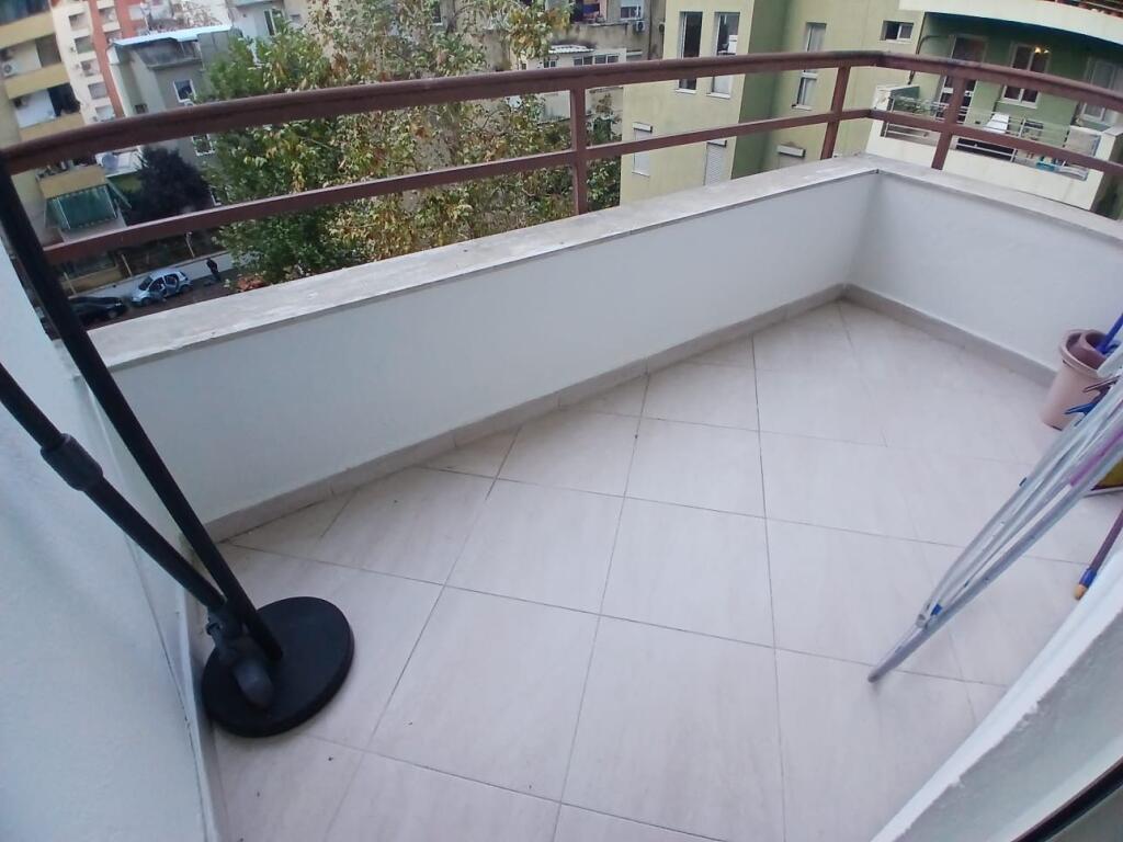 Jepet Me Qera Apartament 2+1+1 Ballkon
