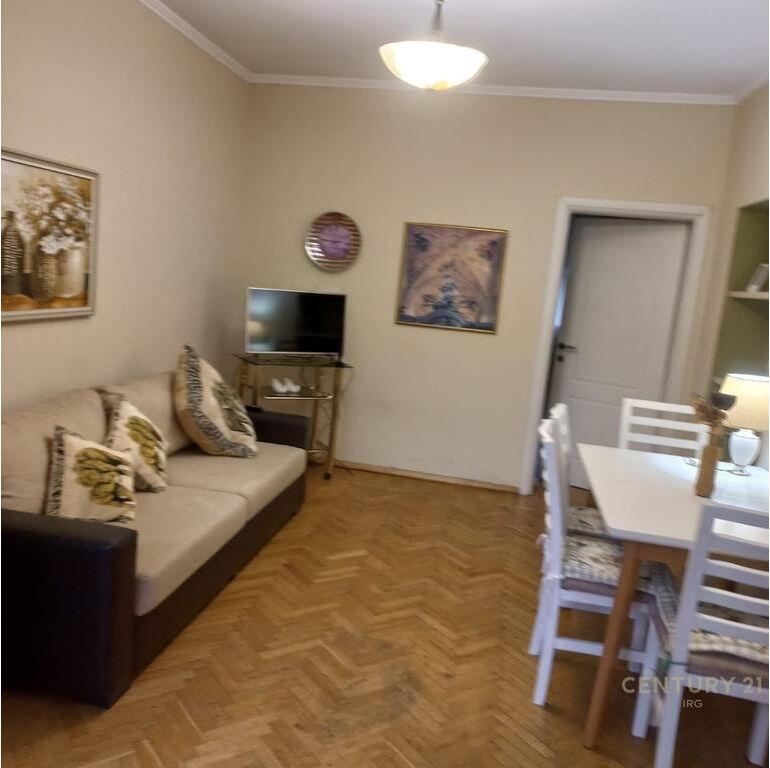 Apartament 1+1 Ne Qender! 600 € /Muaj