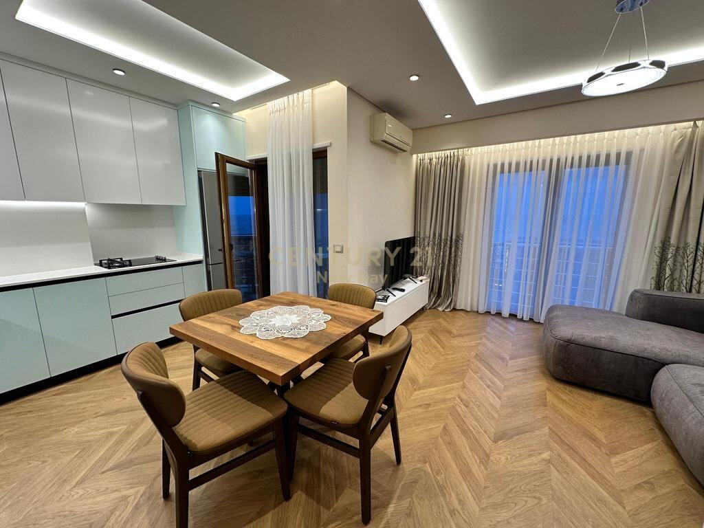 JEPET APARTAMENT ME QIRA 2+1+2 ME PAMJE DETI NE CURRILA!