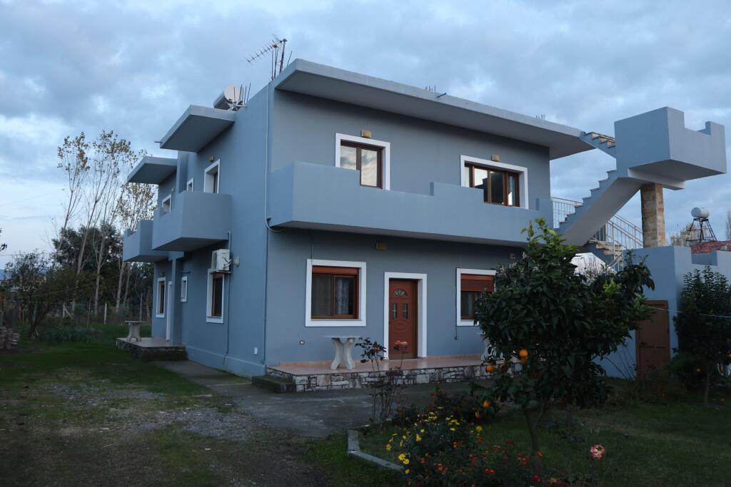 Në Tale të Lezhës 2 Shtepi ne shitje