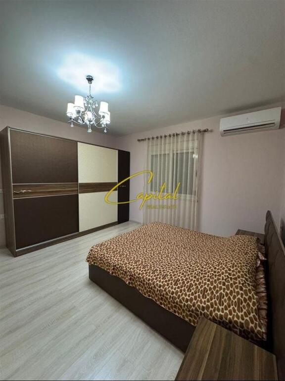 APARTAMENT ME QERA 2+1 ISH STACIONI TRENIT 60.000 LEKE