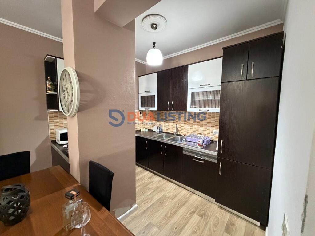 Apartament 2+1+2 per qera Kristal Center, Komuna e Parisit