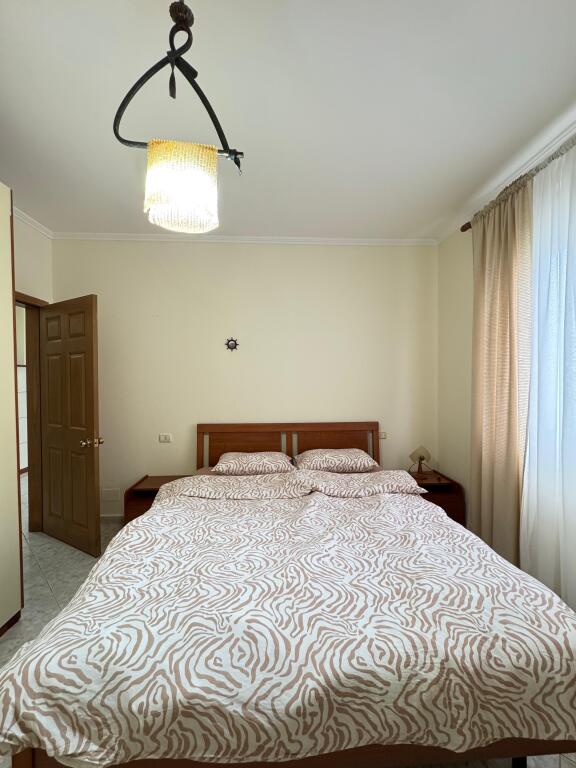 Apartament per Qira 1+1 prane Bar Zero Rruga e Portit