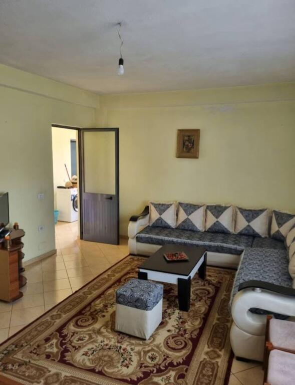 Shtepi private me qira1+1