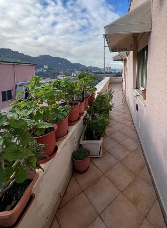 🏡 Shitet Apartament 2+1 – Kodra e Diellit 🌇