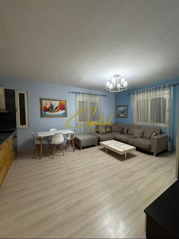 APARTAMENT ME QERA 2+1 ISH STACIONI TRENIT 60.000 LEKE