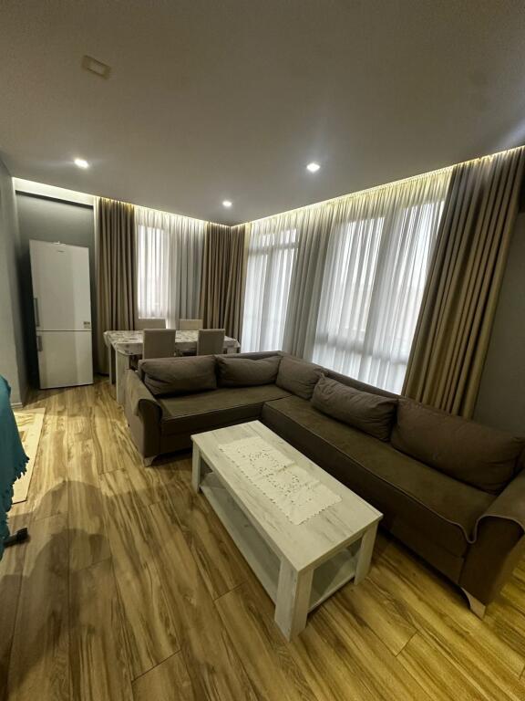 Apartament 2+1, Fusha Aviacionit!