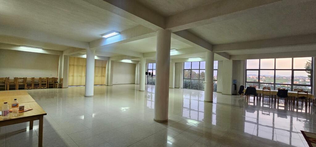 JEPET ME QERA NDERTESA SHUMËFUNKSIONALE 3 KATËSHE ADRESA SHENOVLASH 200M NGA AUTOSTRADA