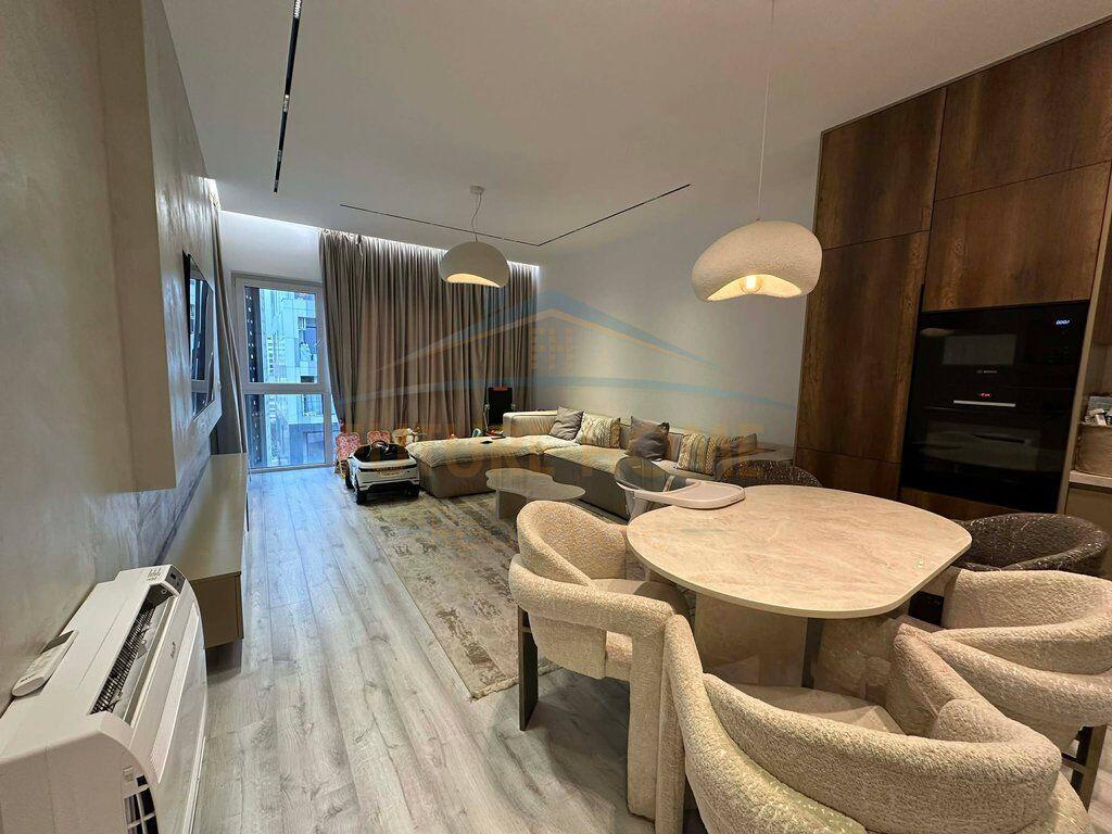 Shitet, Apartament 2+1, Emerald Center, 5 Maj