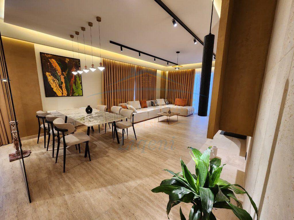 Qera, Apartament 3+1+2 Poste Parkimi, Secret Garden Residence, Tirane.