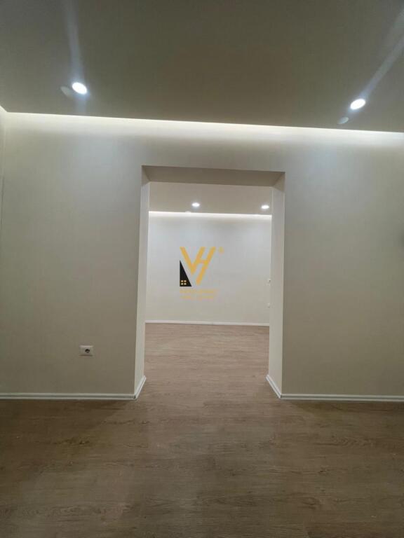 JEPET DYQAN 35 M2 ME QIRA TE KOMUNA E PARISIT 70.000 LEKE