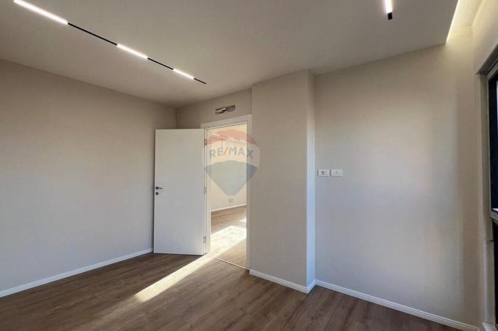 APARTAMENT 2+1 NE SHITJE TEK SHKOLLA KUQE ID: 530261056-221