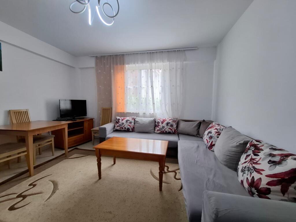 Shtepi 1+1 e Bollshme ( Rr. Vilave - TEG, Lunder ) i Kompletuar: Kuzh e Re &amp; Dh Gjumi e Madhe 300 Euro/Muaj