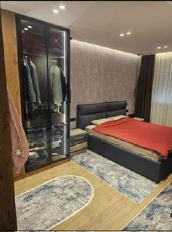 Apartment lluksoz ne Astir 2+1 me qera