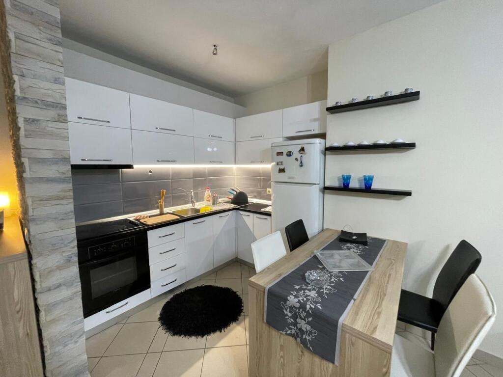 Apartament 1+1 modern me qira në Bulevardin e Ri
