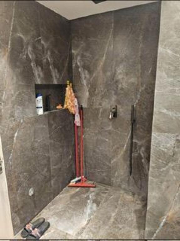 Apartment lluksoz ne Astir 2+1 me qera