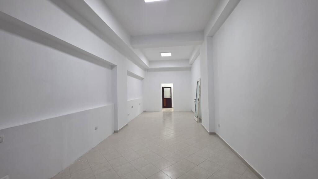 Dyqan për Qera, Bulevardi Ismail Qemali, Vlorë