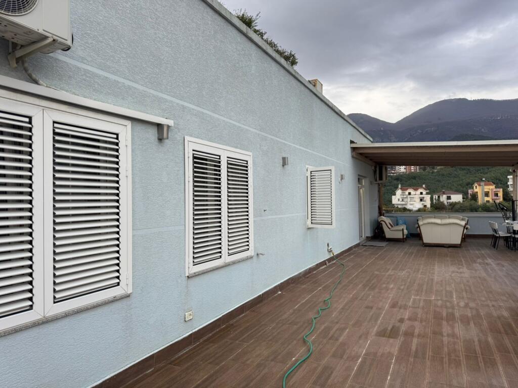 Qera, Penthouse 2+1+verande, Fresk!
