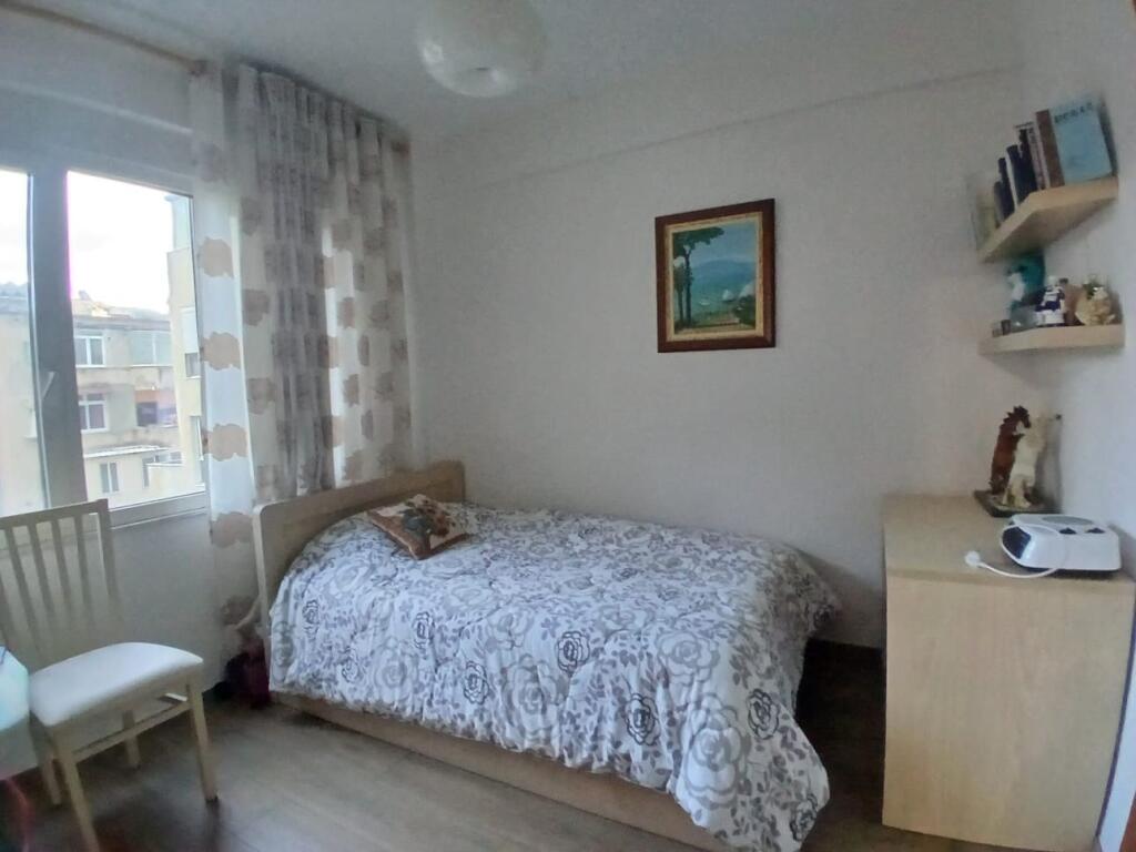 Jepet Me Qera Apartament 2+1+1 Ballkon