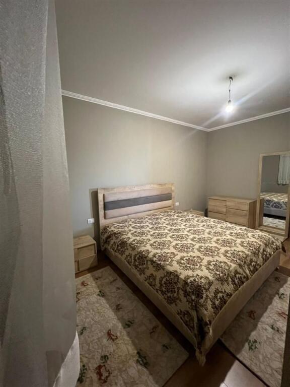 Jepet me qera apartamenti 2+1 ne Don Bosko , prane viva market  Cmimi: 600 mije leke