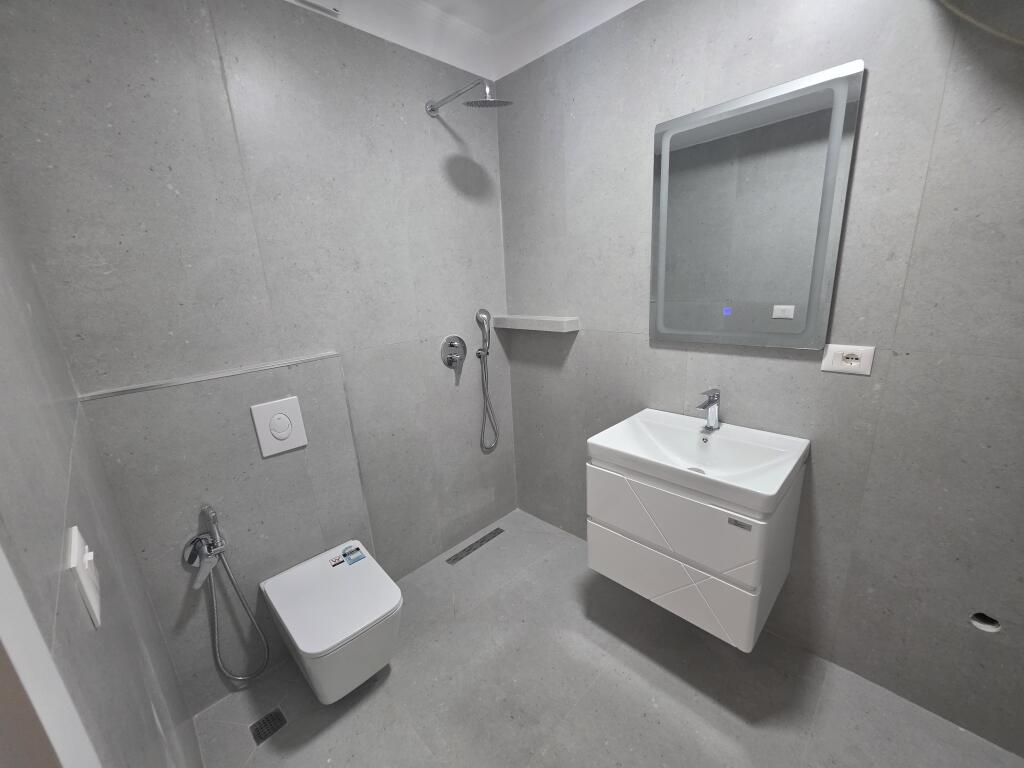 shitet apartament 2+1 porcelan