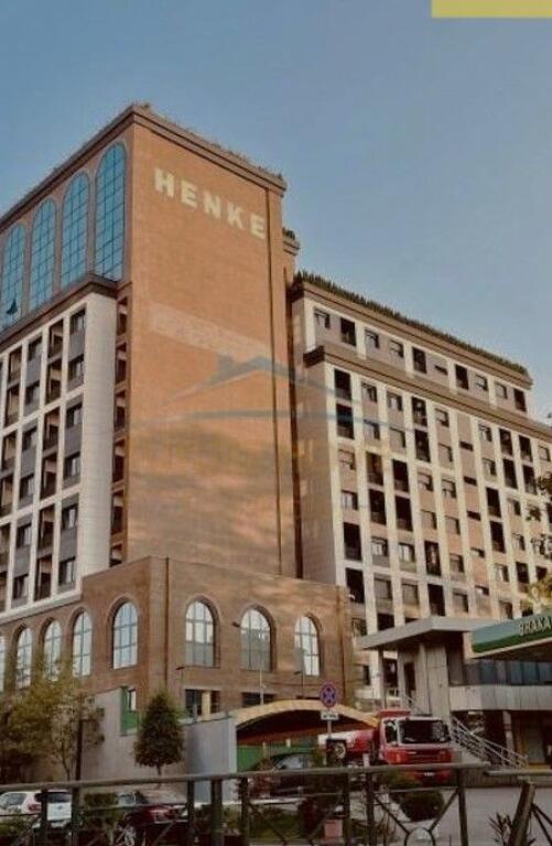 Shitet Apartament 2+1, Paskuqan