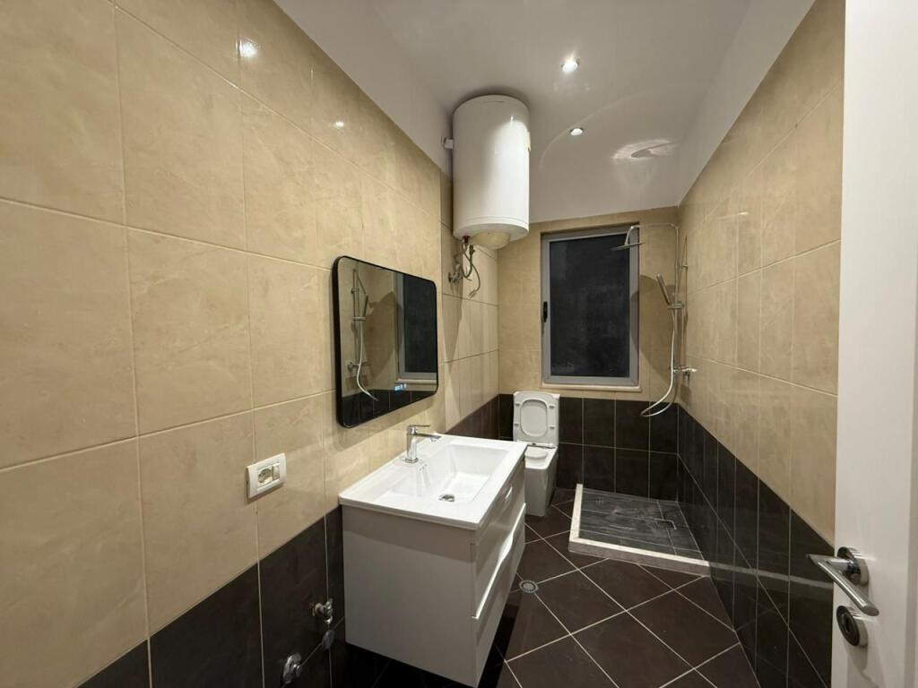 Shitet 1+1 Astir prane Nela 5