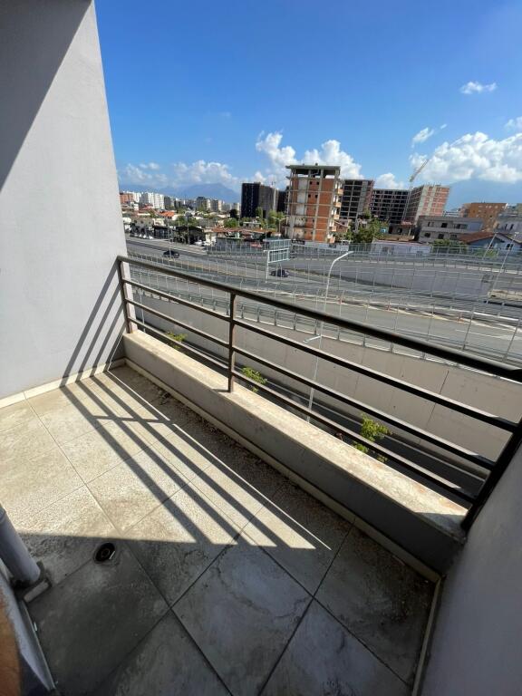 Jepet me qira 1+1 BOSH ASTIR PER ZYRE 30.000 leke