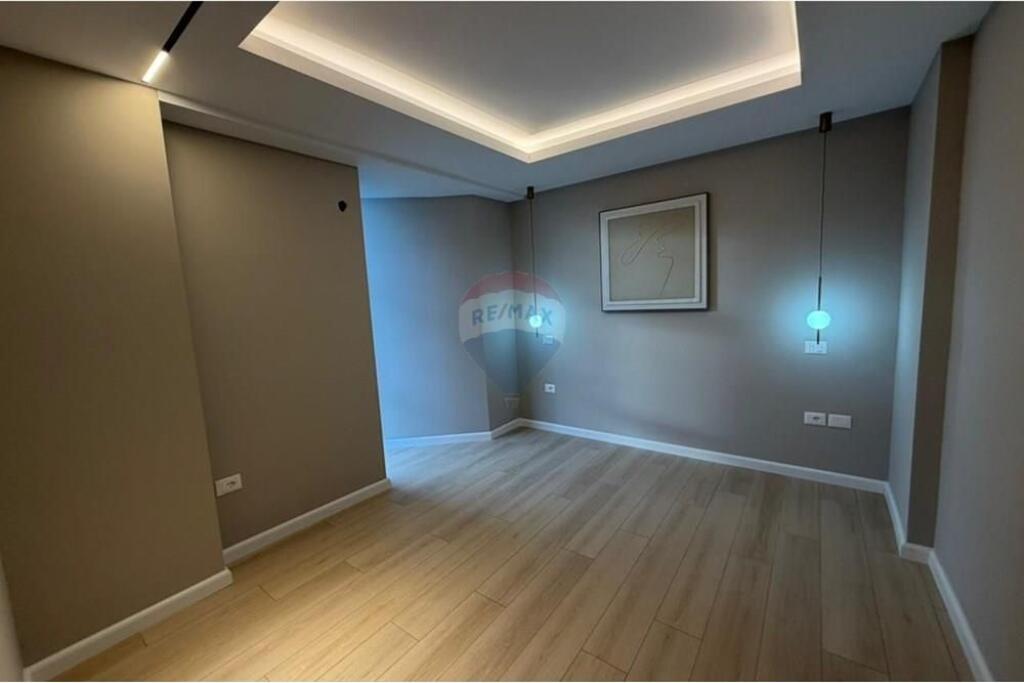 Apartament - Për Shitje - Ish Ekspozita, Tiranë
