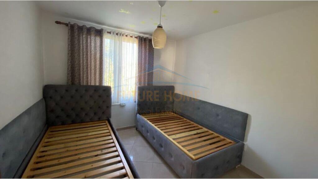 Qera 2+1 Kombinat . Cmimi 350 Mije Leke  