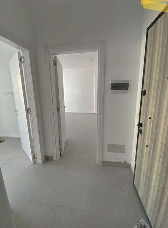 Shitet, Apartament 1+1 – Rruga Qemal Stafa, Pazari i Ri