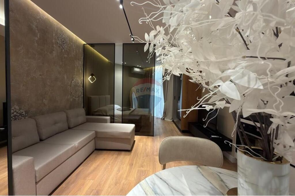 Super Studio Apartment in the Center Skënderbej Square!