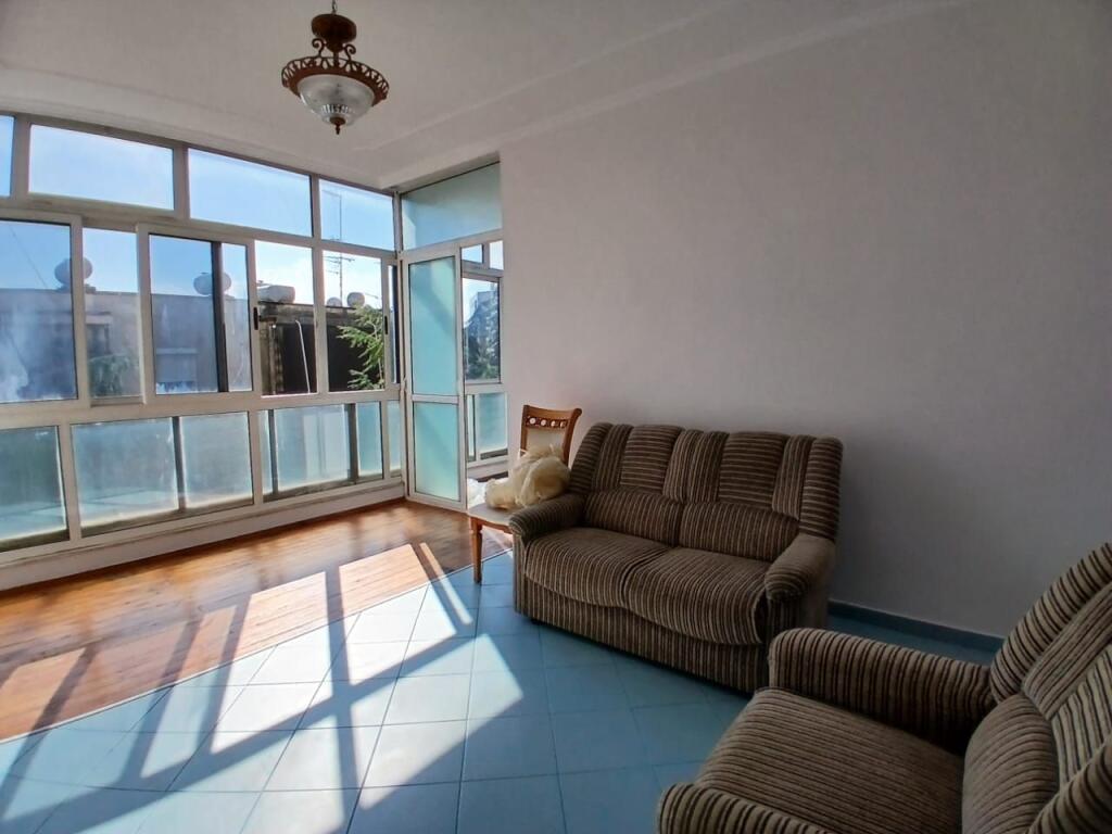 Jepet me qera apartament 3+1+2 tuale +1 ballkon  Mine peza