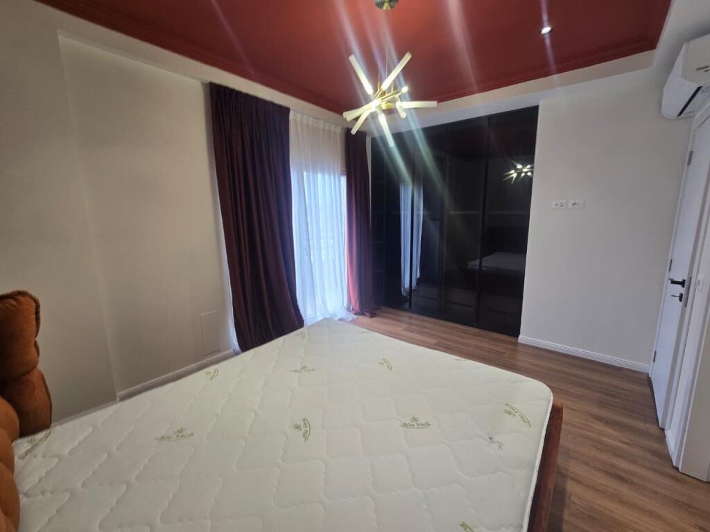 APARTAMENT 2+1+2+ POST PARKIMI | ME QIRA | LIQENI I FARKËS