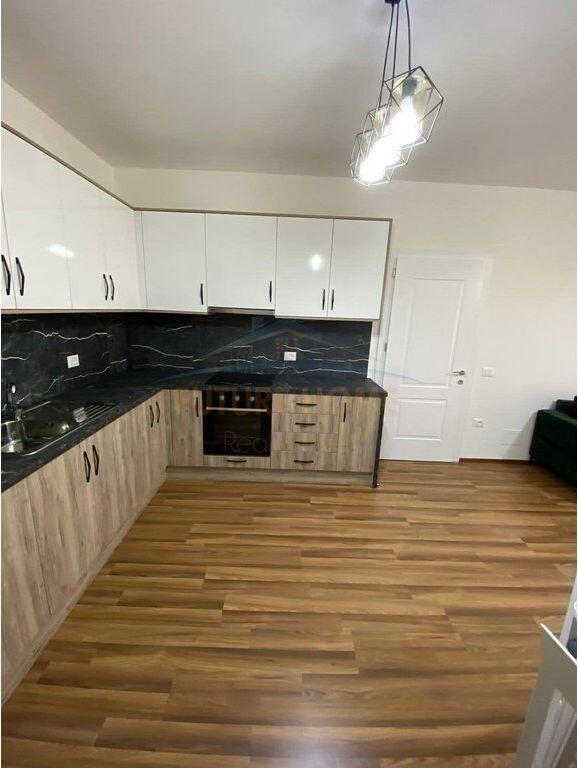 Shitet , Apartament 1+1 Unaza e re , Tirane