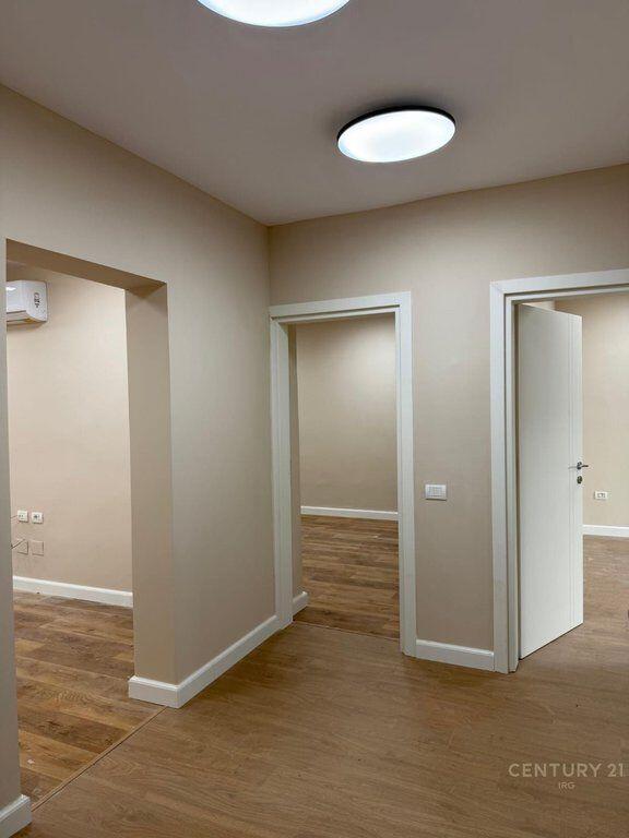 APARTAMENT 2+1 PER SHITJE PRANE PETRO NINIT!